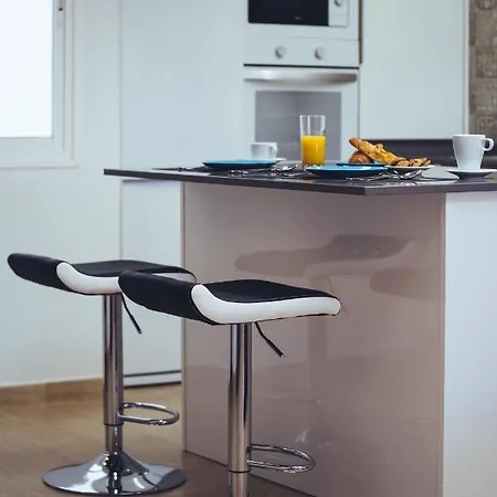 Daire Volcano Getaway - Adults Only *